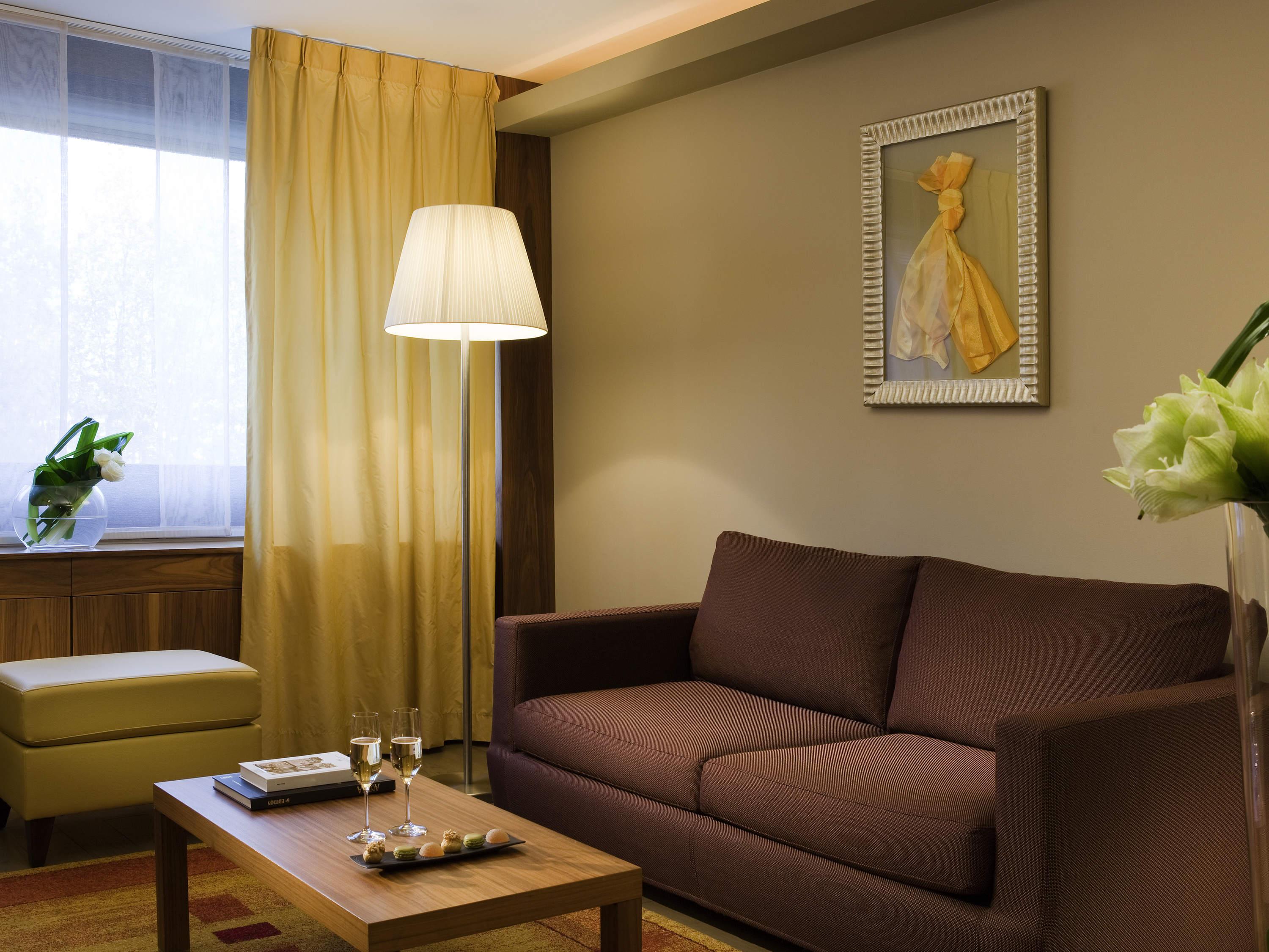Sofitel Lyon Bellecour Hotel Bagian luar foto A living room