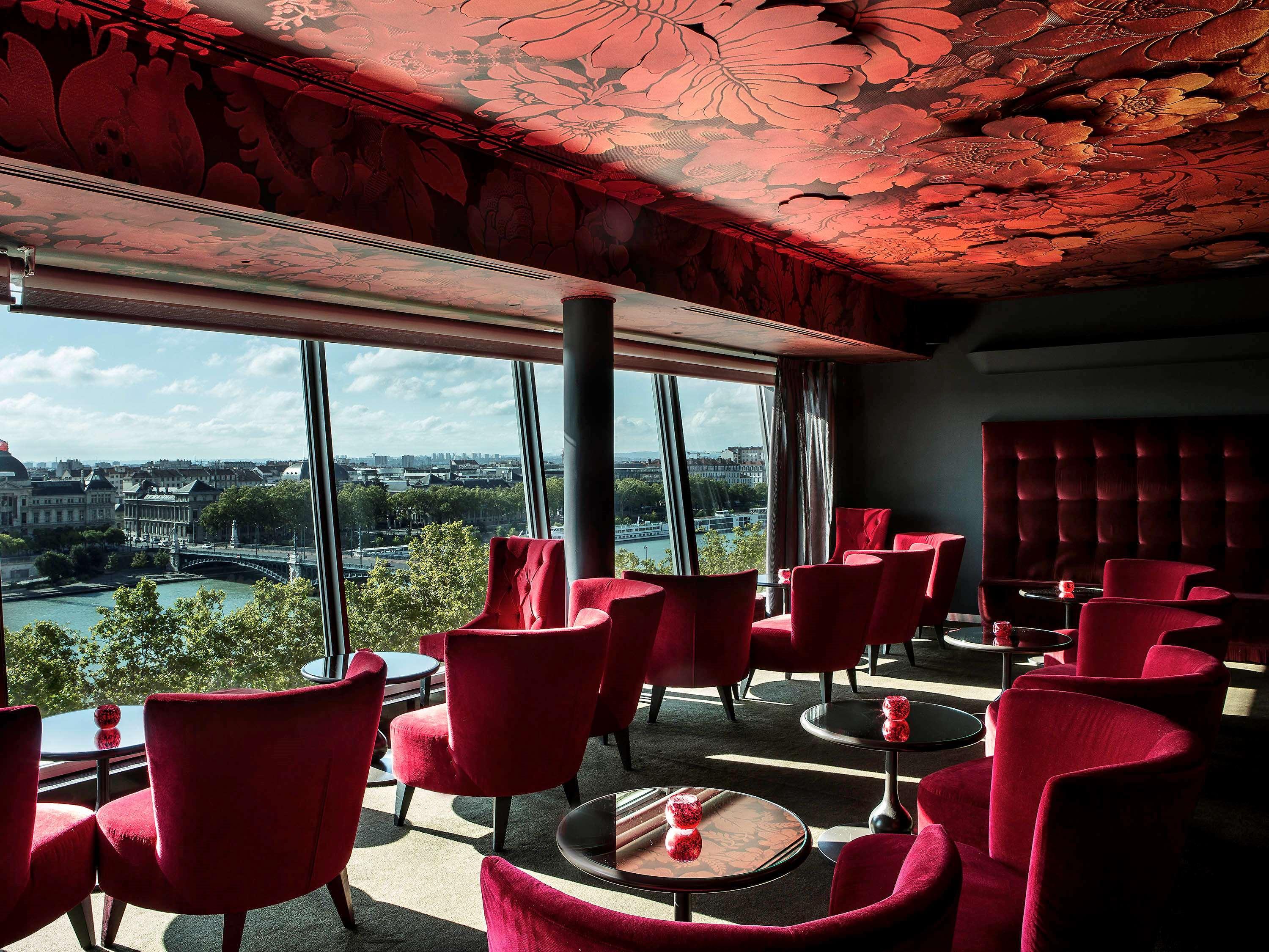 Sofitel Lyon Bellecour Hotel Bagian luar foto The interior of the restaurant
