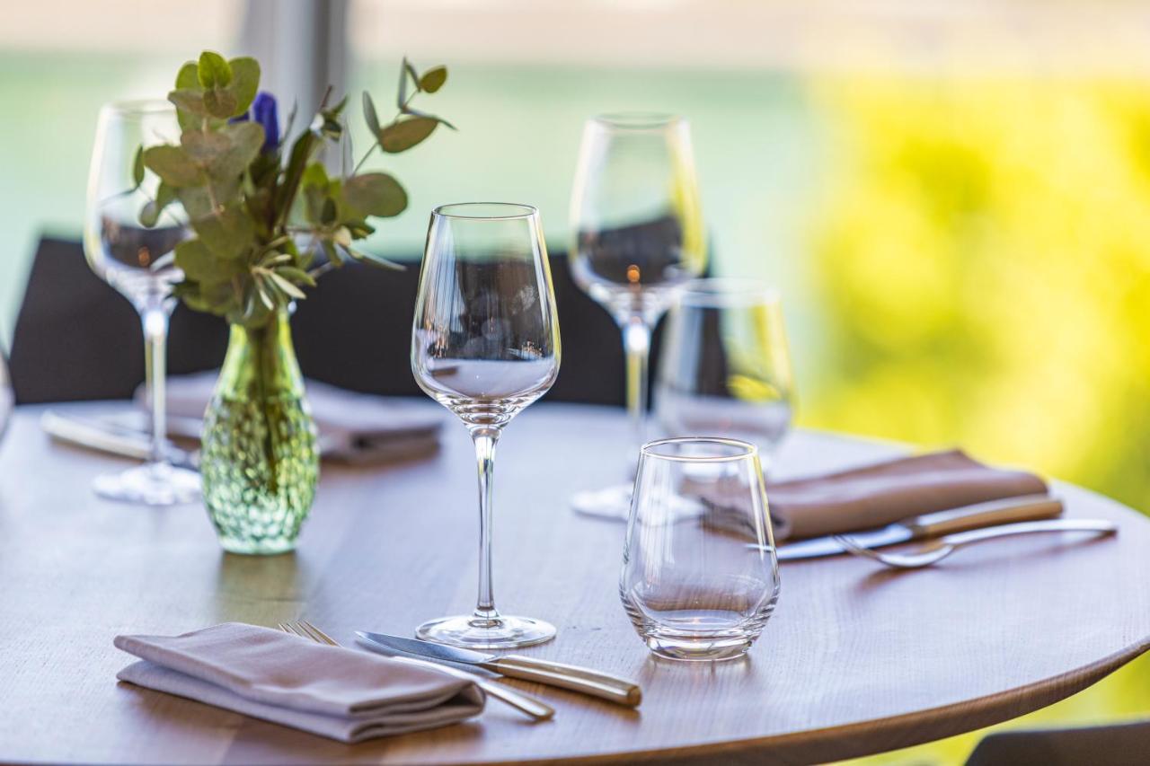 Sofitel Lyon Bellecour Hotel Bagian luar foto Wine glasses