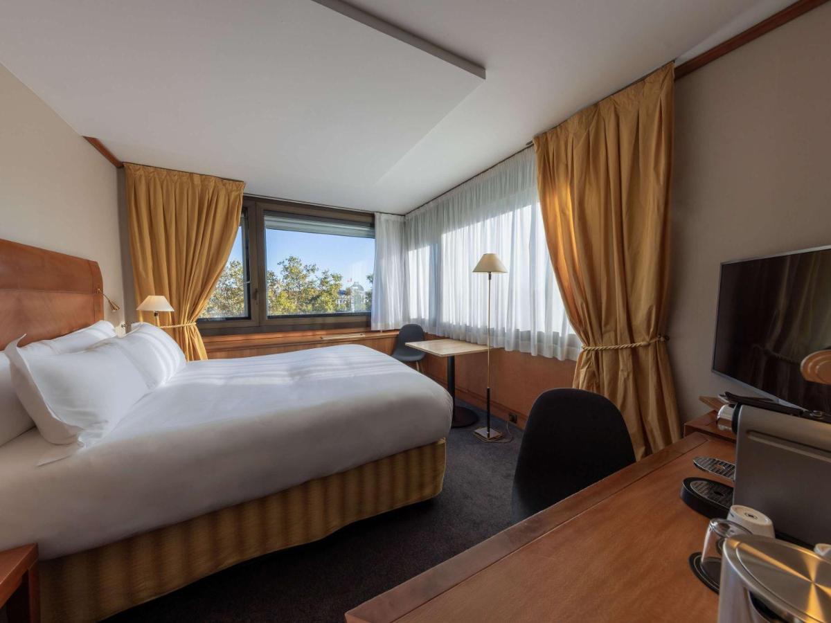Sofitel Lyon Bellecour Hotel Bagian luar foto A room at the hotel