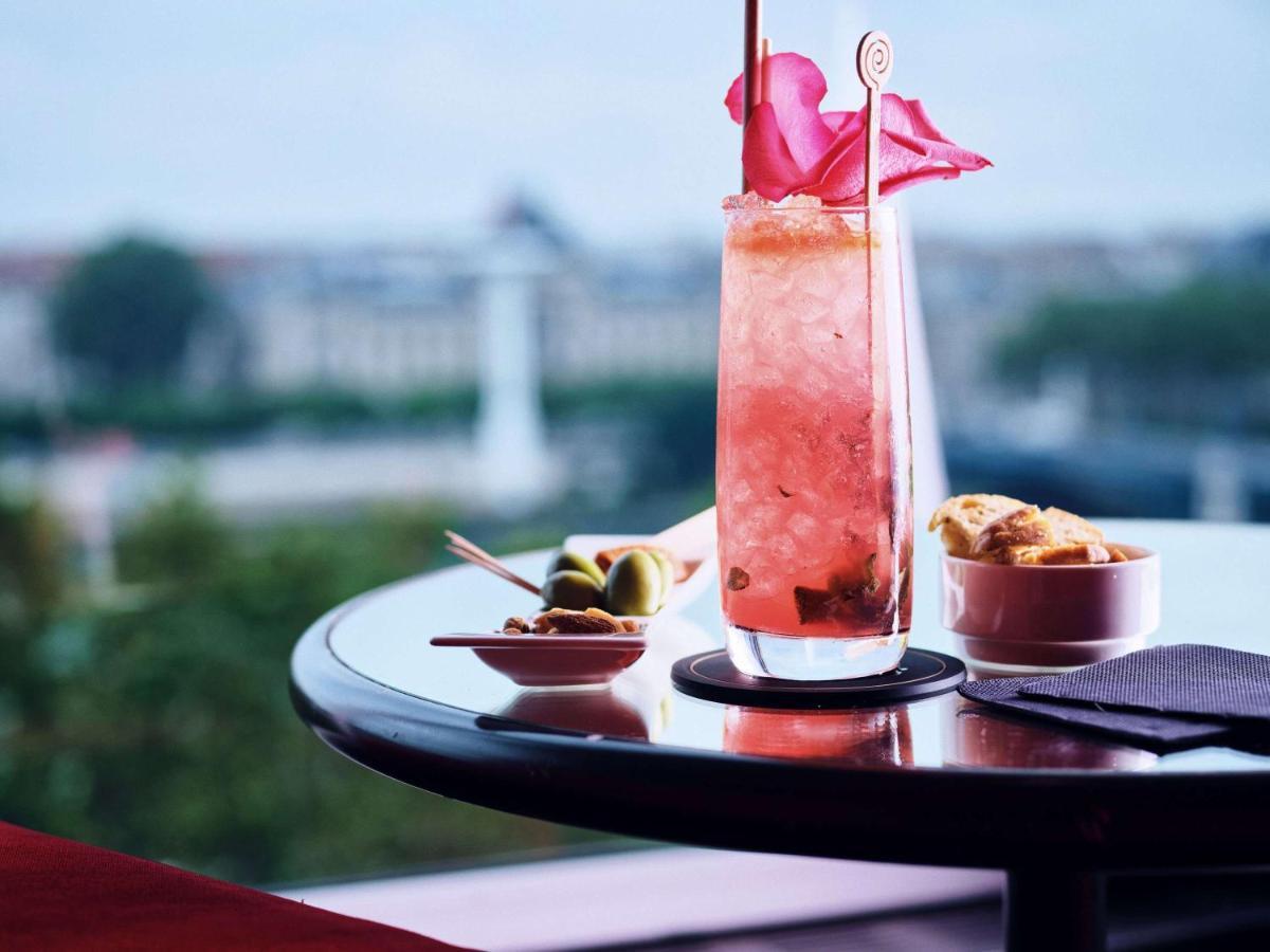Sofitel Lyon Bellecour Hotel Bagian luar foto A French 75