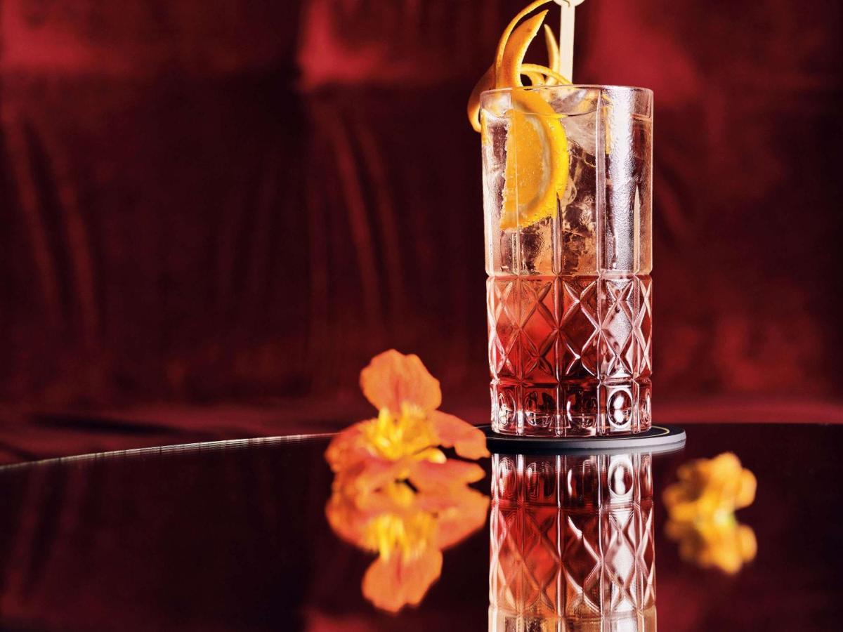 Sofitel Lyon Bellecour Hotel Bagian luar foto A glass of Vermouth