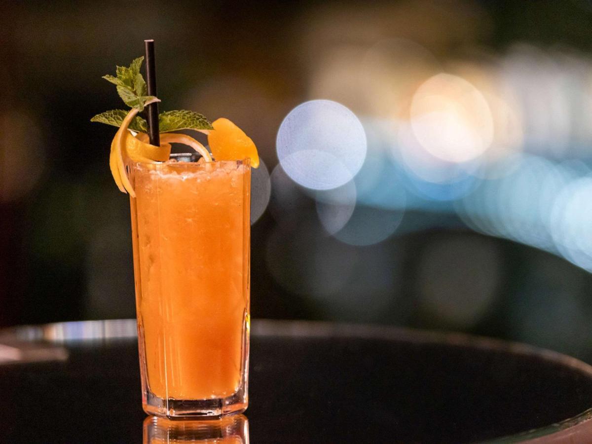 Sofitel Lyon Bellecour Hotel Bagian luar foto A screwdriver cocktail
