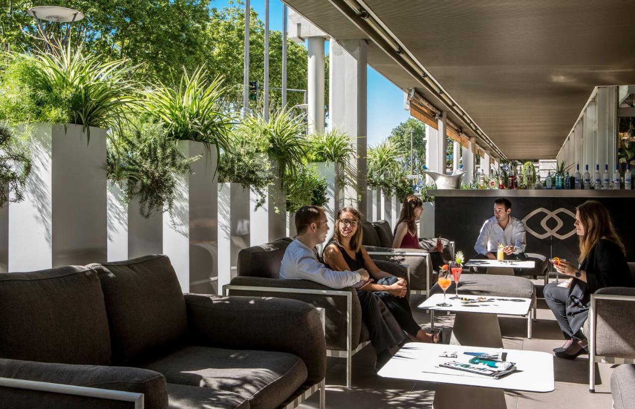 Sofitel Lyon Bellecour Hotel Bagian luar foto The lounge at the airport